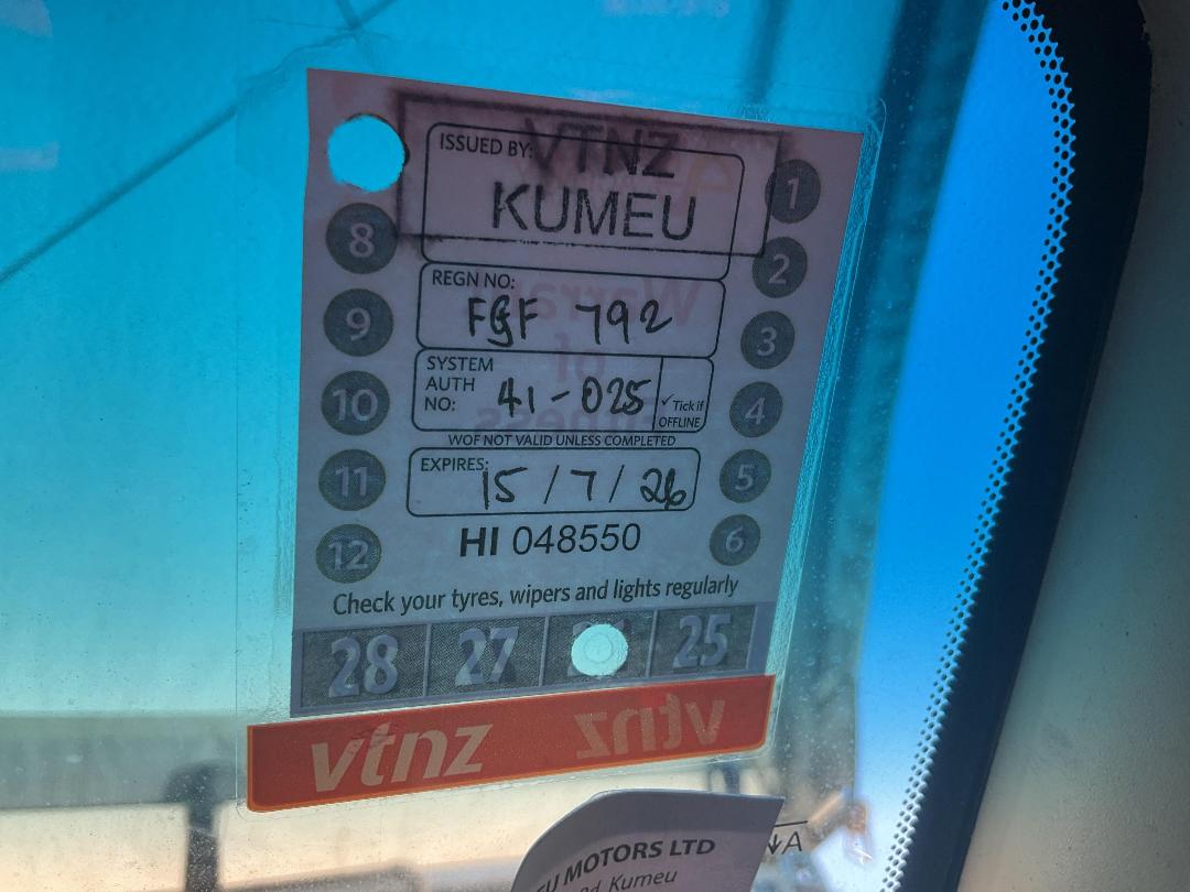 Photo '33' of Mazda Mazda2 Sport