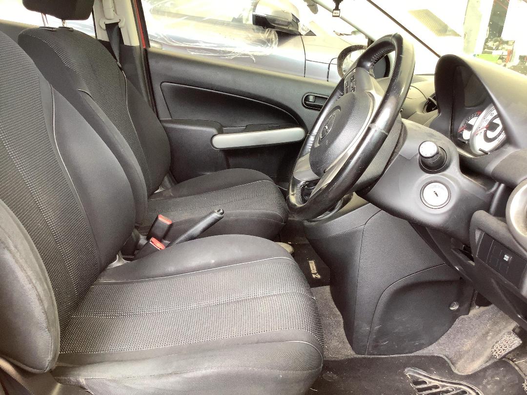 Photo '9' of Mazda Mazda2 Sport