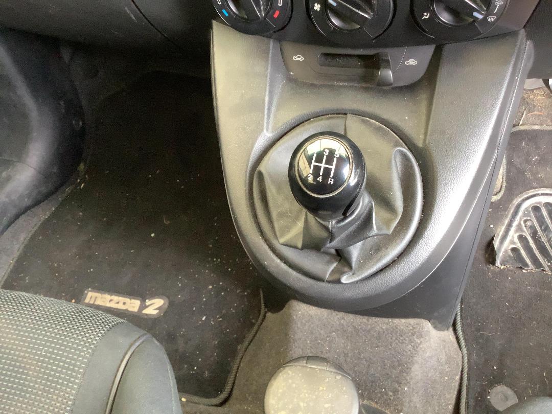 Photo '14' of Mazda Mazda2 Sport