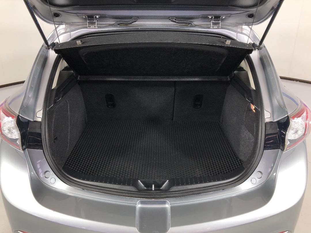 Photo '14' of Mazda Mazda3 Photo '14' of Mazda Mazda3