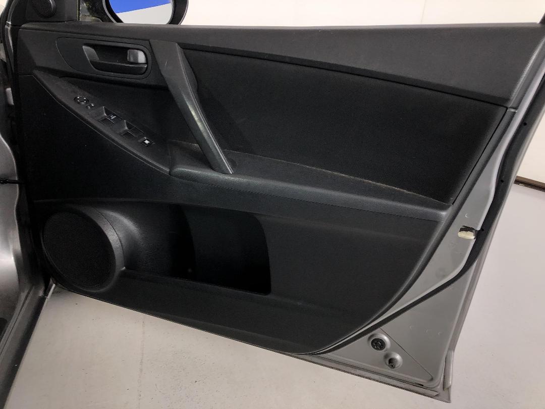 Photo '15' of Mazda Mazda3