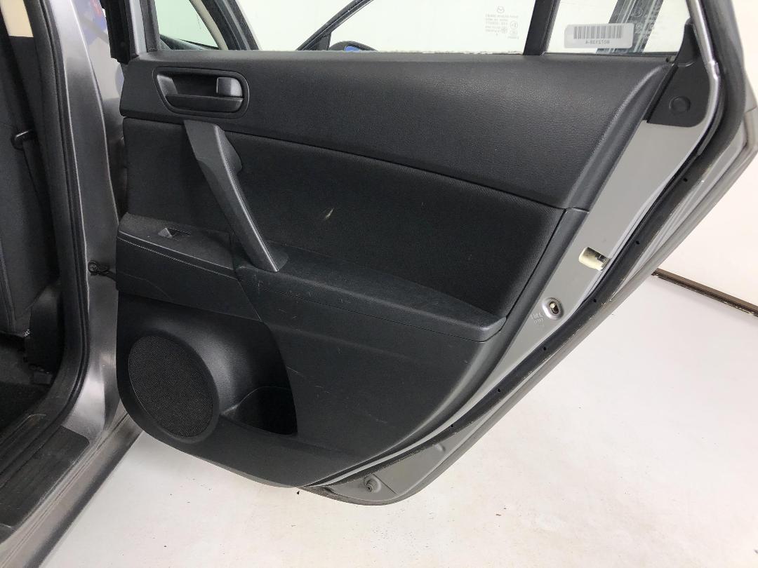 Photo '19' of Mazda Mazda3