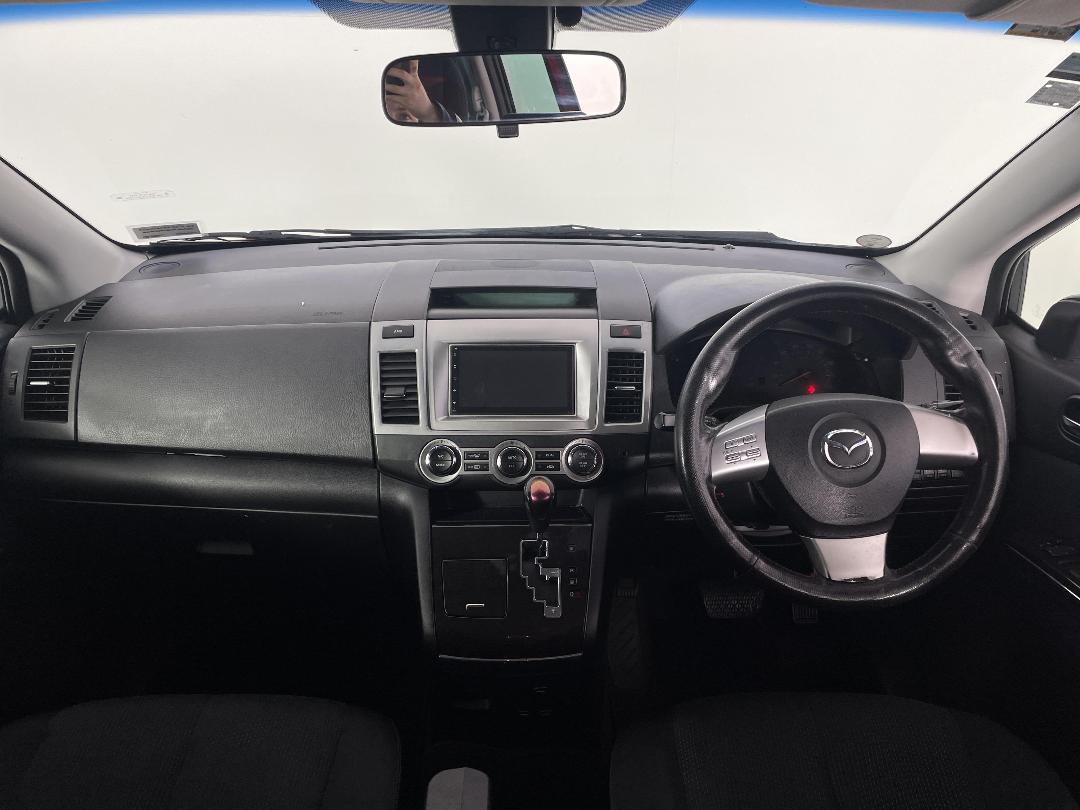 Photo '17' of Mazda MPV