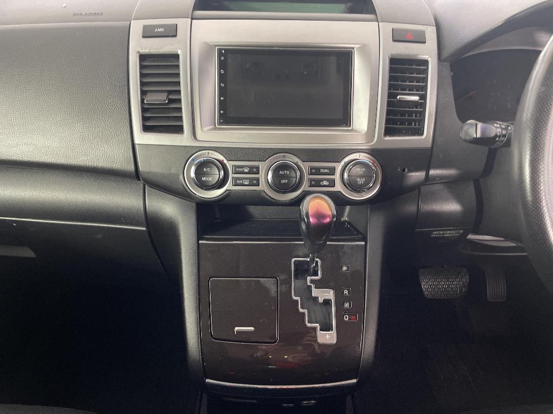 Photo '18' of Mazda MPV