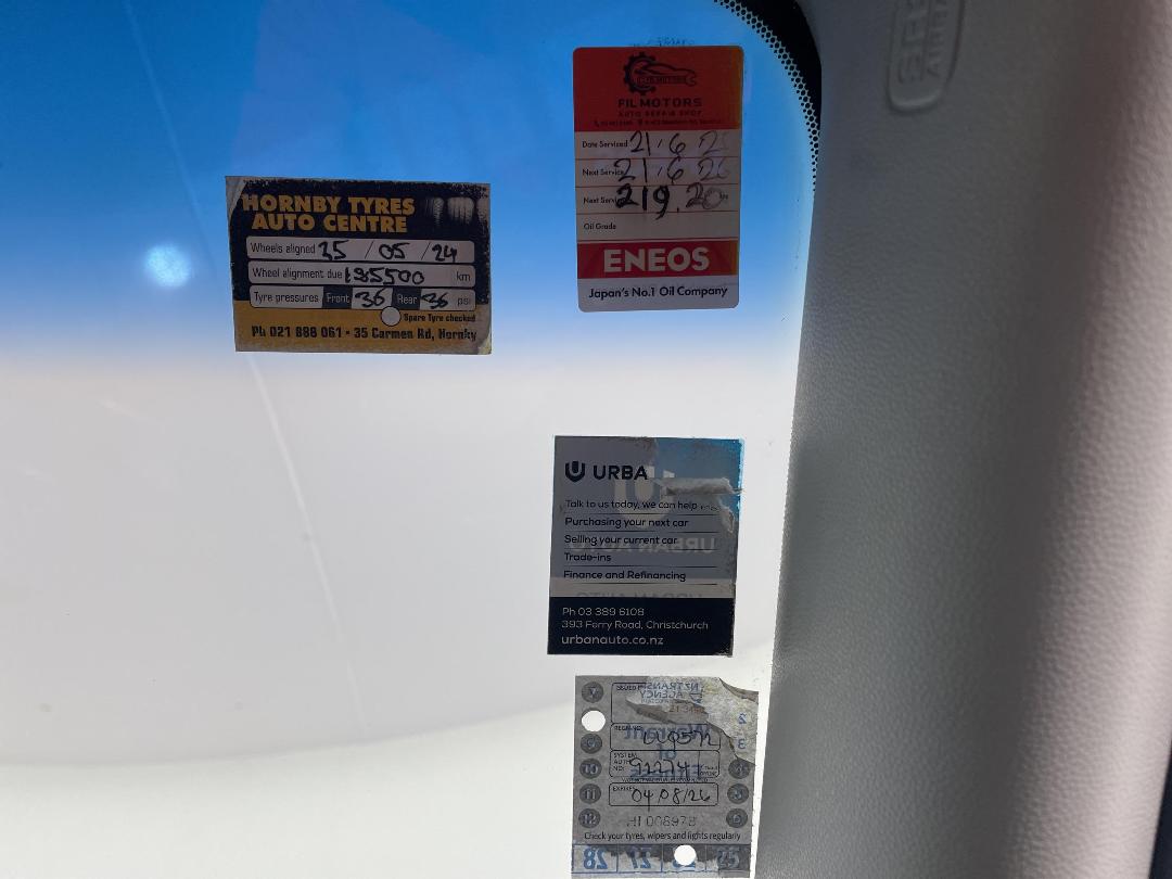 Photo '24' of Mazda MPV