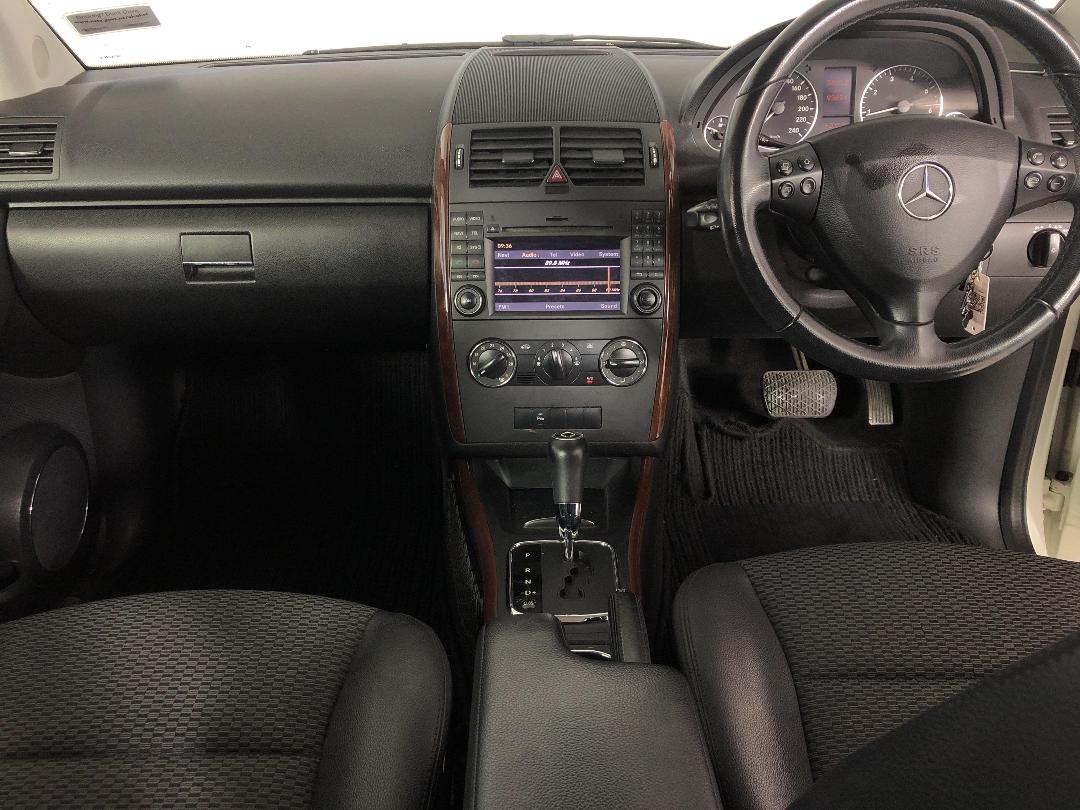 Photo '17' of Mercedes-Benz A180 Photo '17' of Mercedes-Benz A180