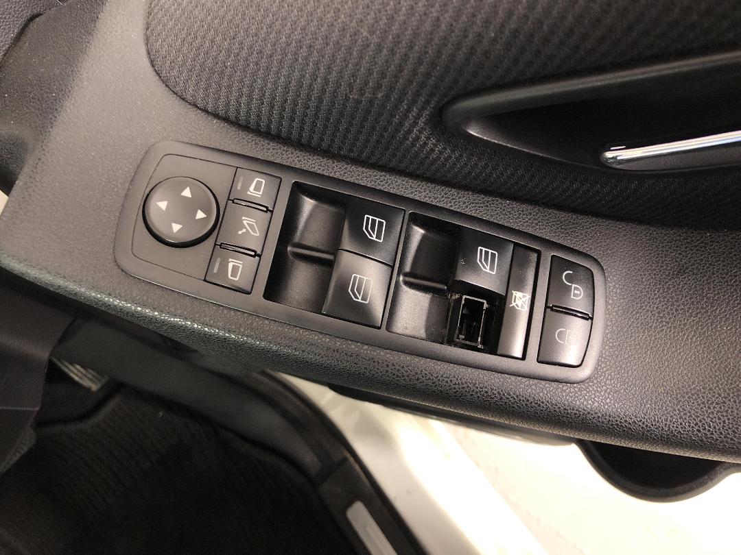 Photo '24' of Mercedes-Benz A180 Photo '24' of Mercedes-Benz A180