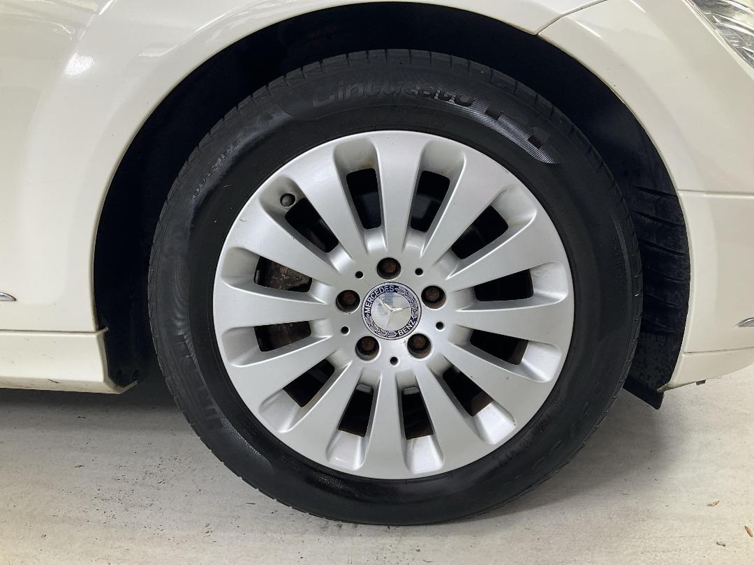 Photo '9' of Mercedes-Benz C-Class