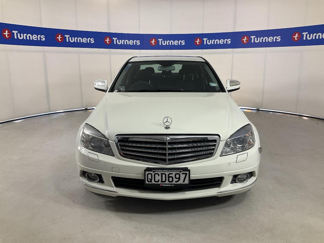 Photo '2' of Mercedes-Benz C-Class