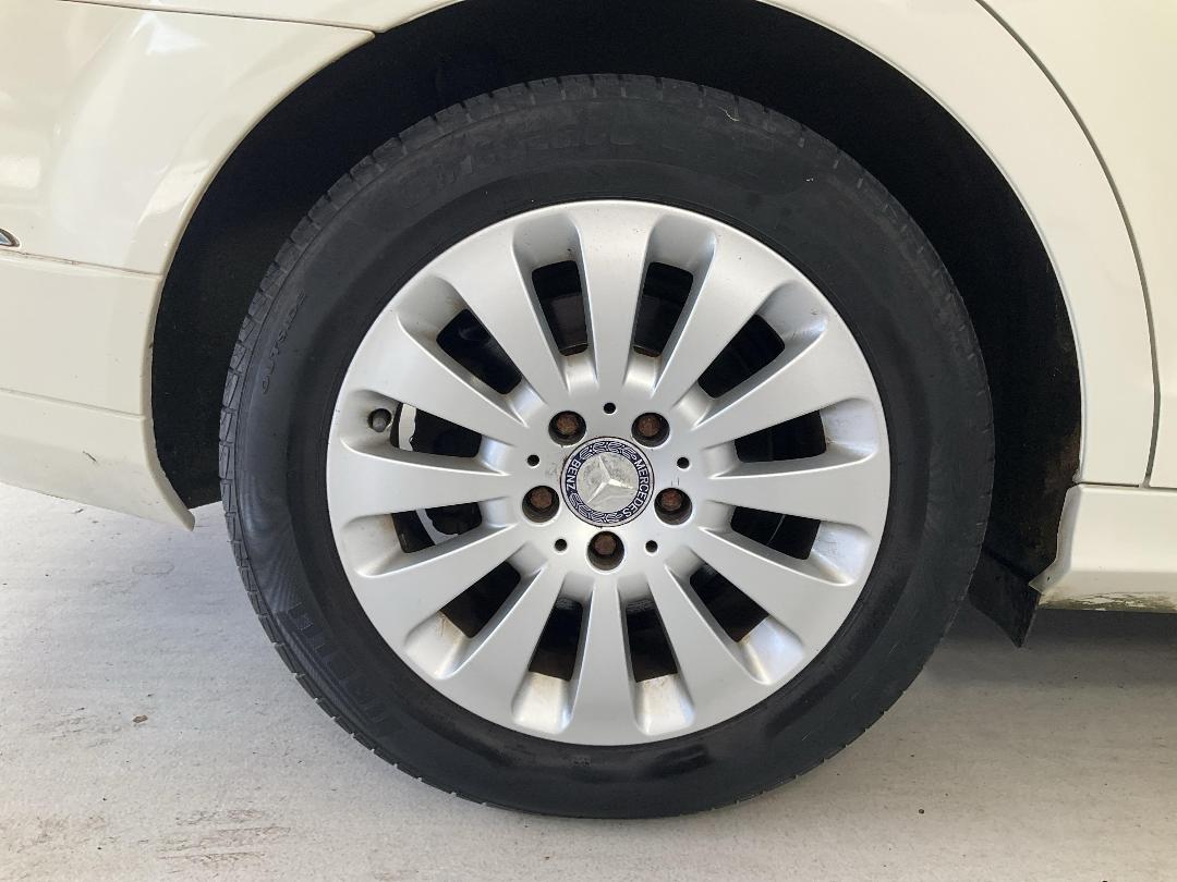 Photo '12' of Mercedes-Benz C-Class