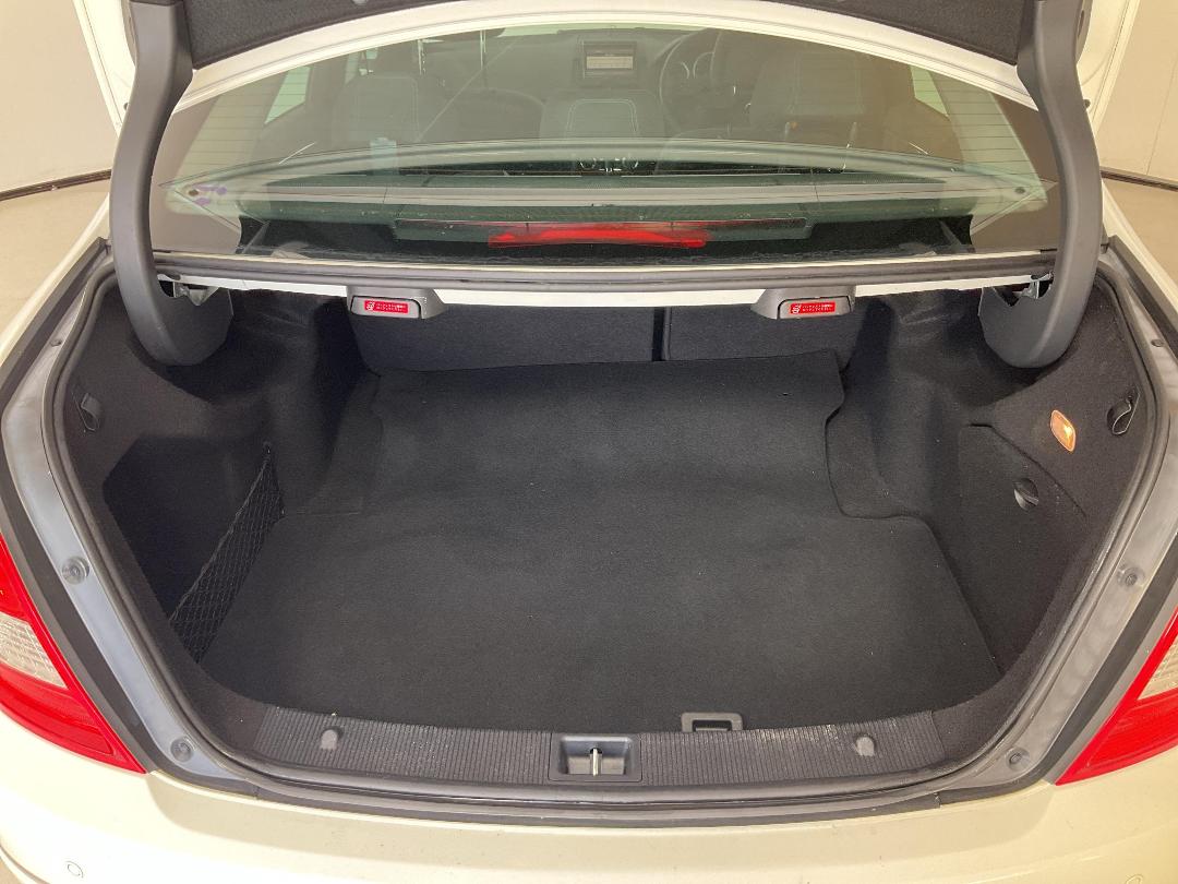 Photo '14' of Mercedes-Benz C-Class