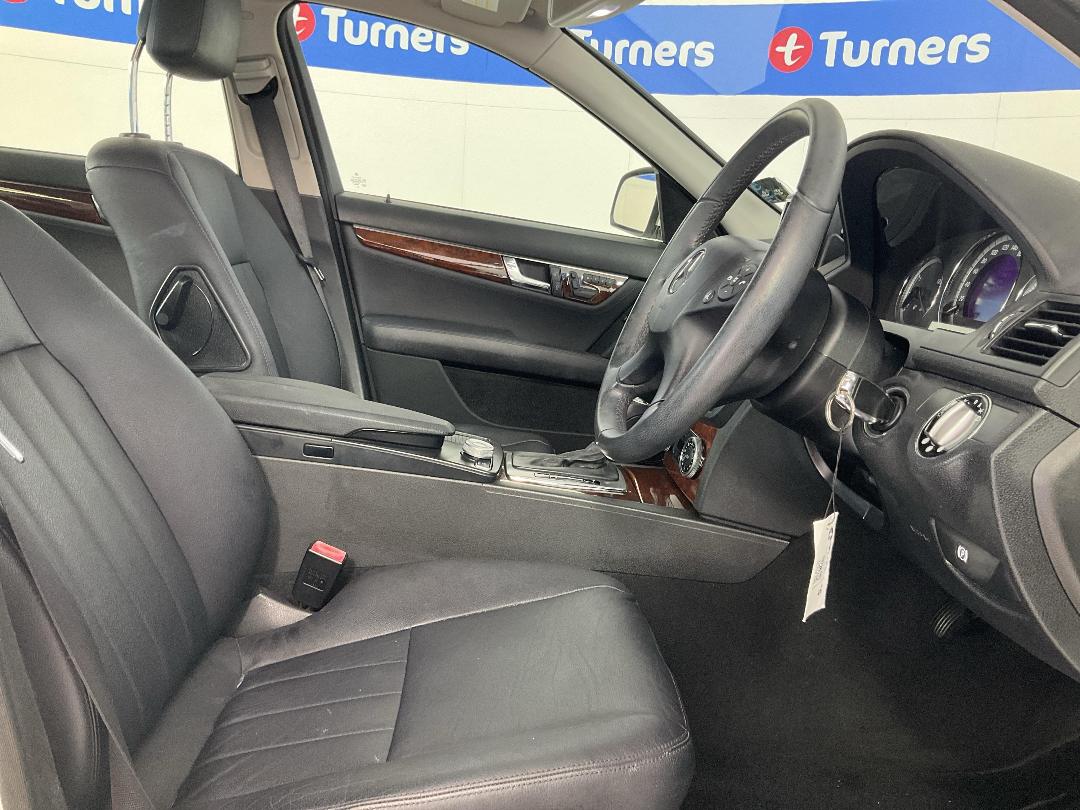 Photo '16' of Mercedes-Benz C-Class