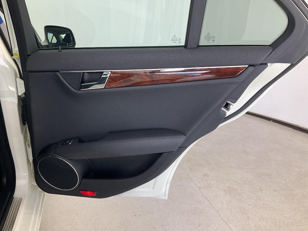 Photo '19' of Mercedes-Benz C-Class