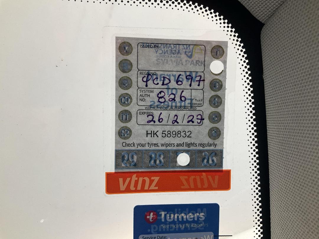 Photo '24' of Mercedes-Benz C-Class