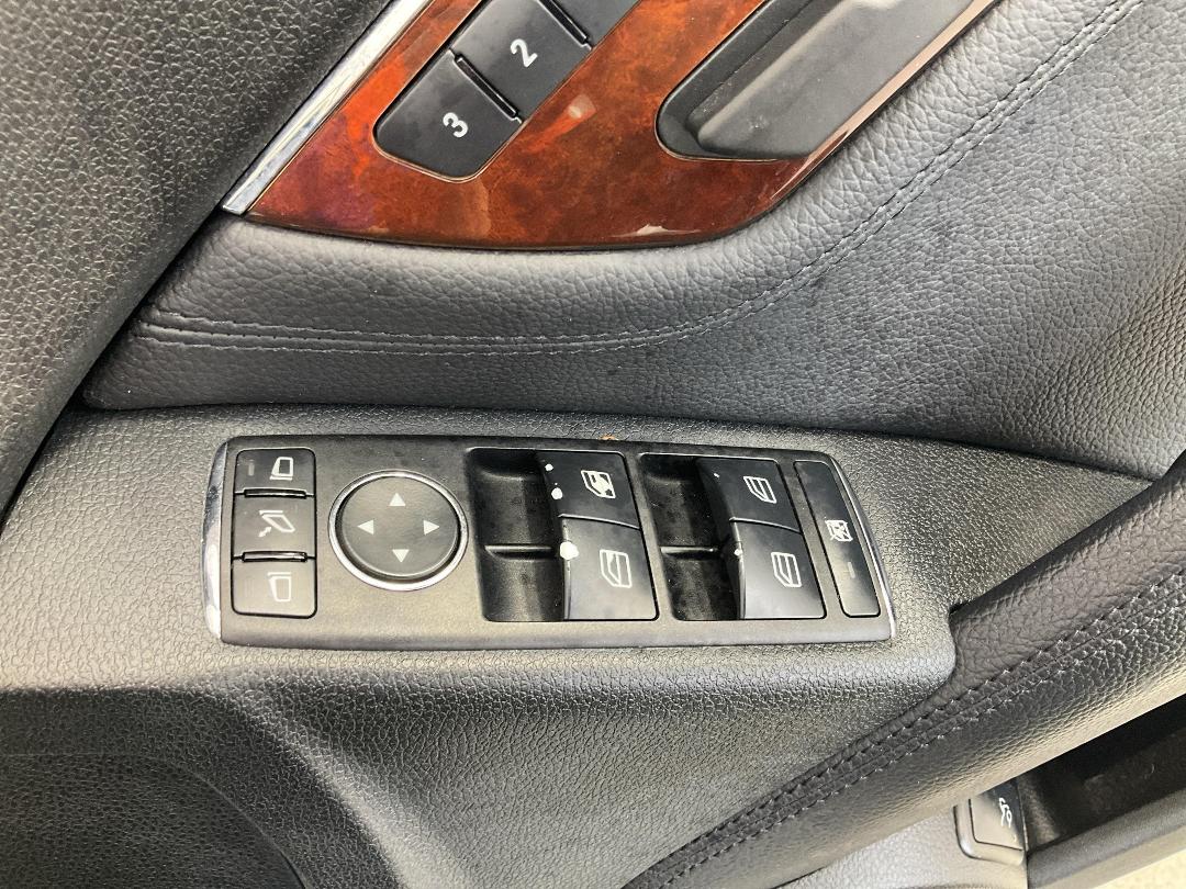 Photo '32' of Mercedes-Benz C-Class