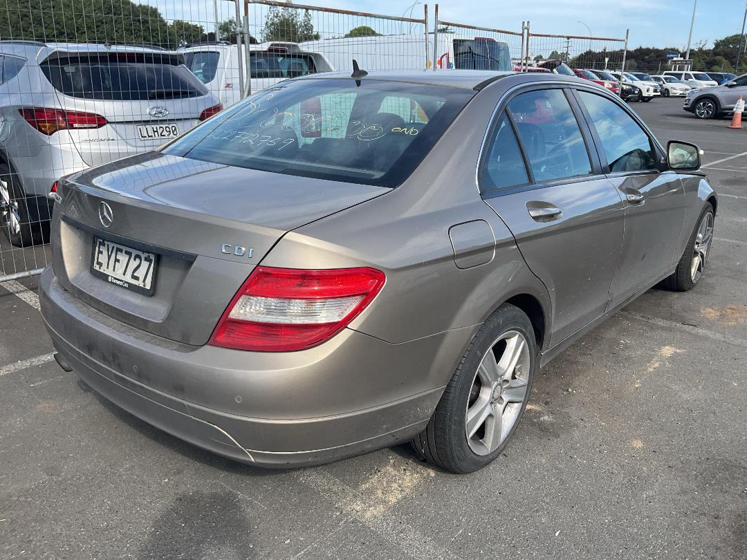 Photo '5' of Mercedes-Benz C-Class C220 CDI Classic Photo '5' of Mercedes-Benz C-Class C220 CDI Classic