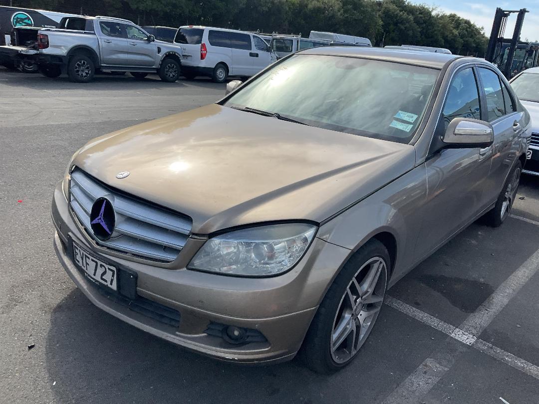 Photo '3' of Mercedes-Benz C-Class C220 CDI Classic Photo '3' of Mercedes-Benz C-Class C220 CDI Classic