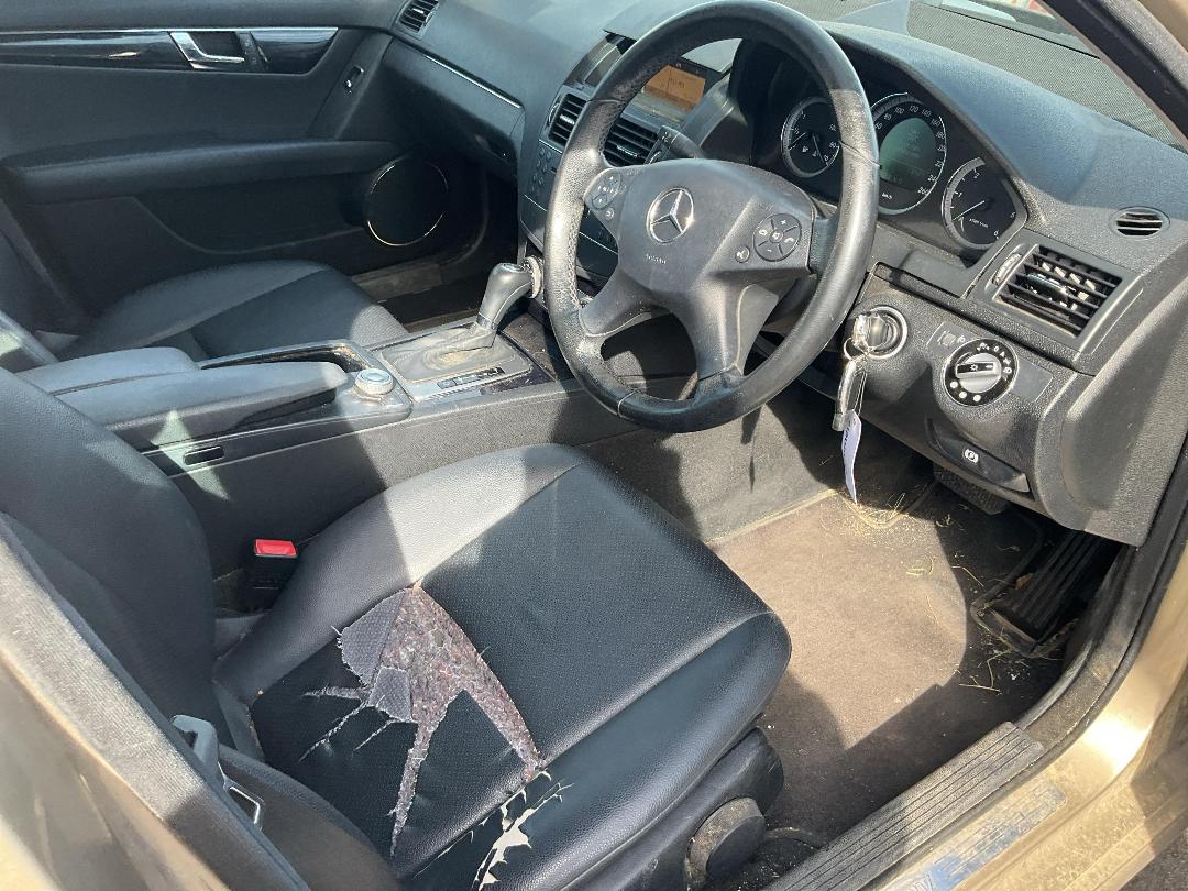 Photo '14' of Mercedes-Benz C-Class C220 CDI Classic Photo '14' of Mercedes-Benz C-Class C220 CDI Classic