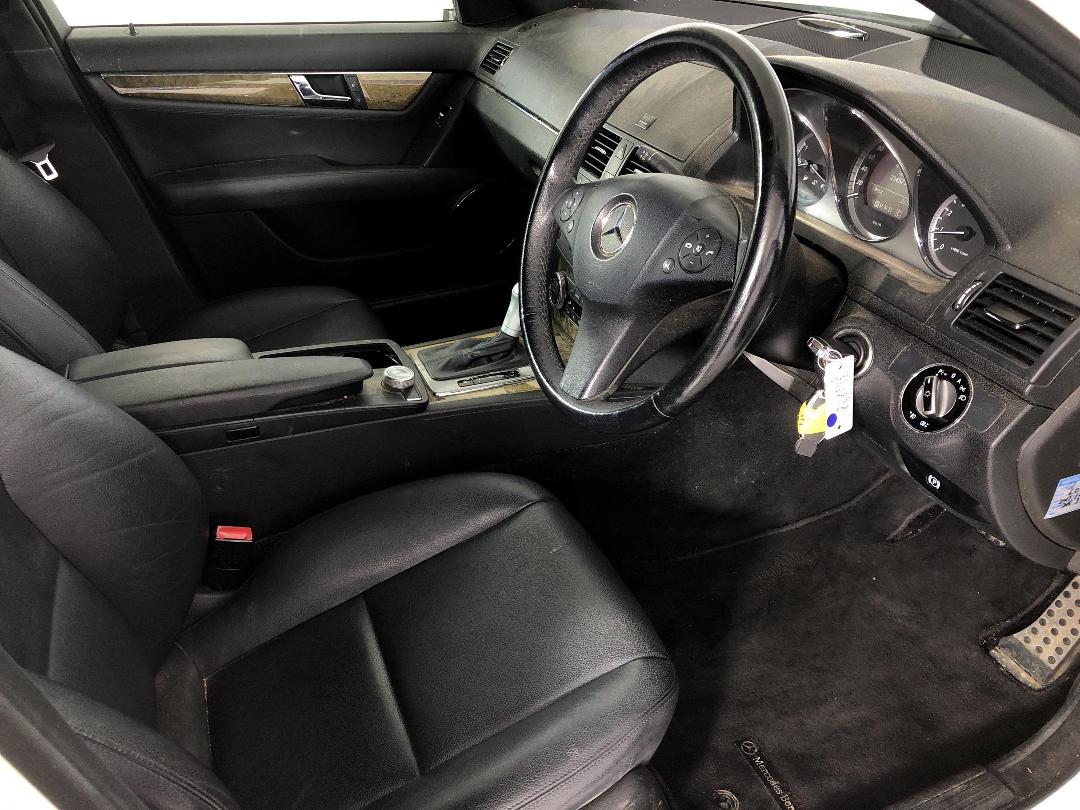 Photo '16' of Mercedes-Benz C200 Photo '16' of Mercedes-Benz C200