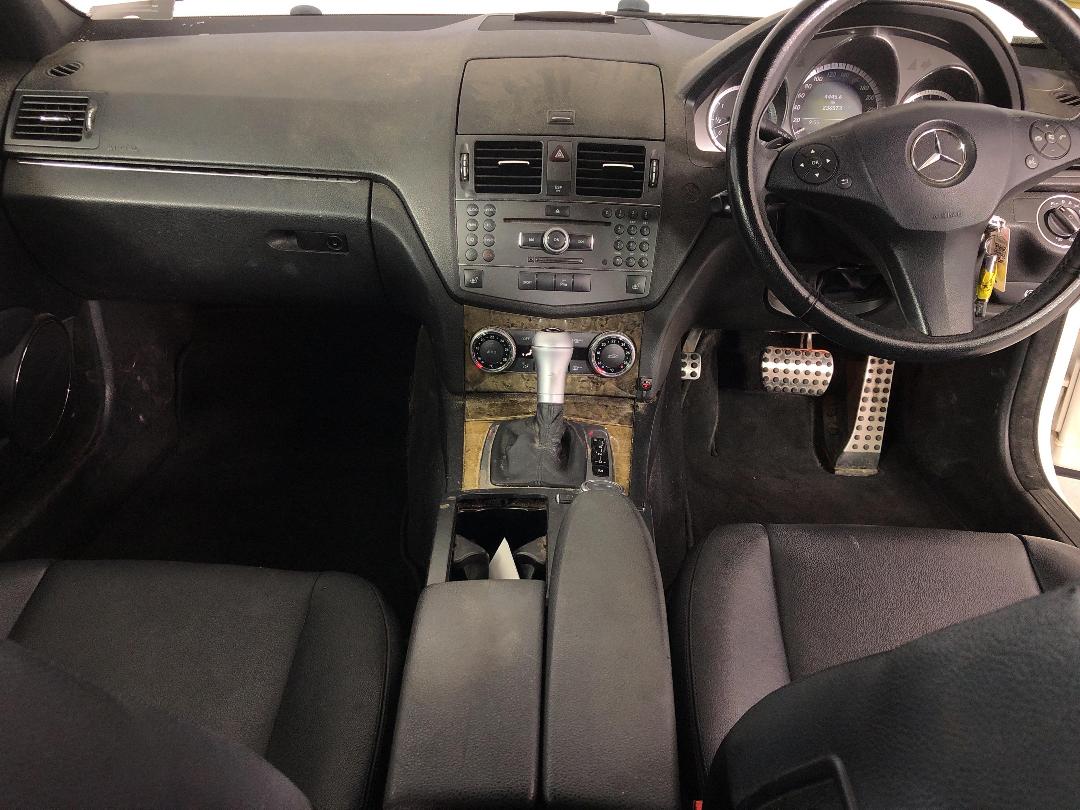 Photo '17' of Mercedes-Benz C200 Photo '17' of Mercedes-Benz C200