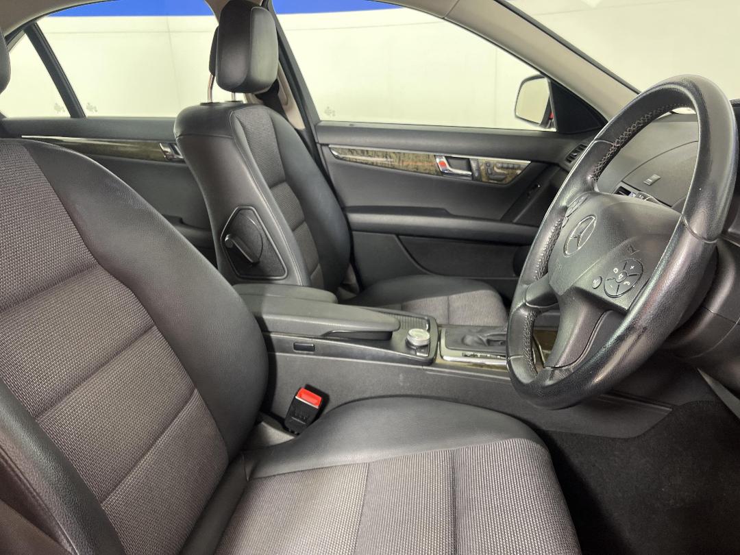 Photo '16' of Mercedes-Benz C250