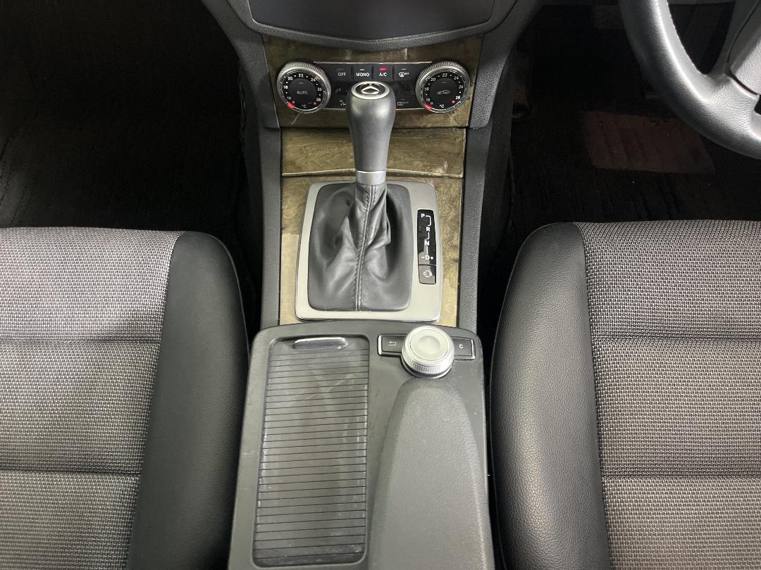 Photo '23' of Mercedes-Benz C250