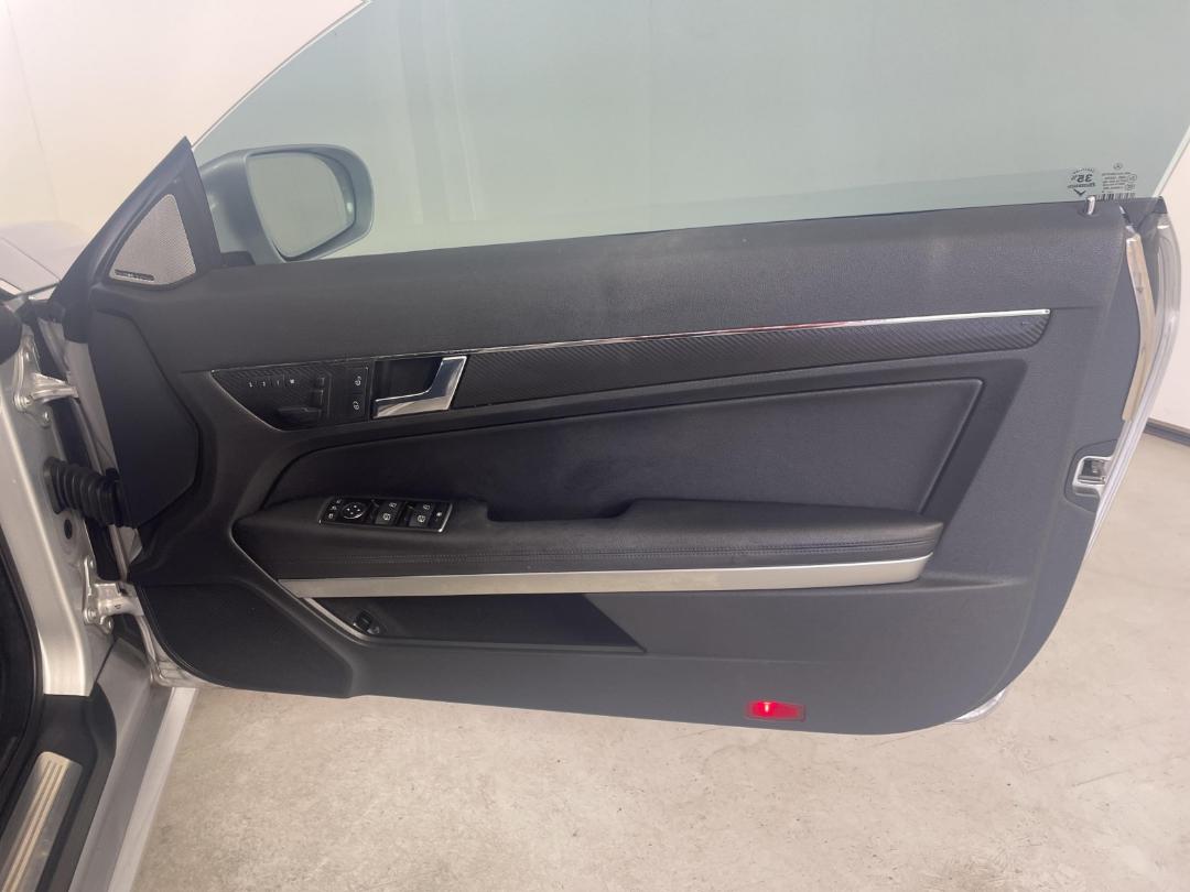 Photo '15' of Mercedes-Benz E-Class