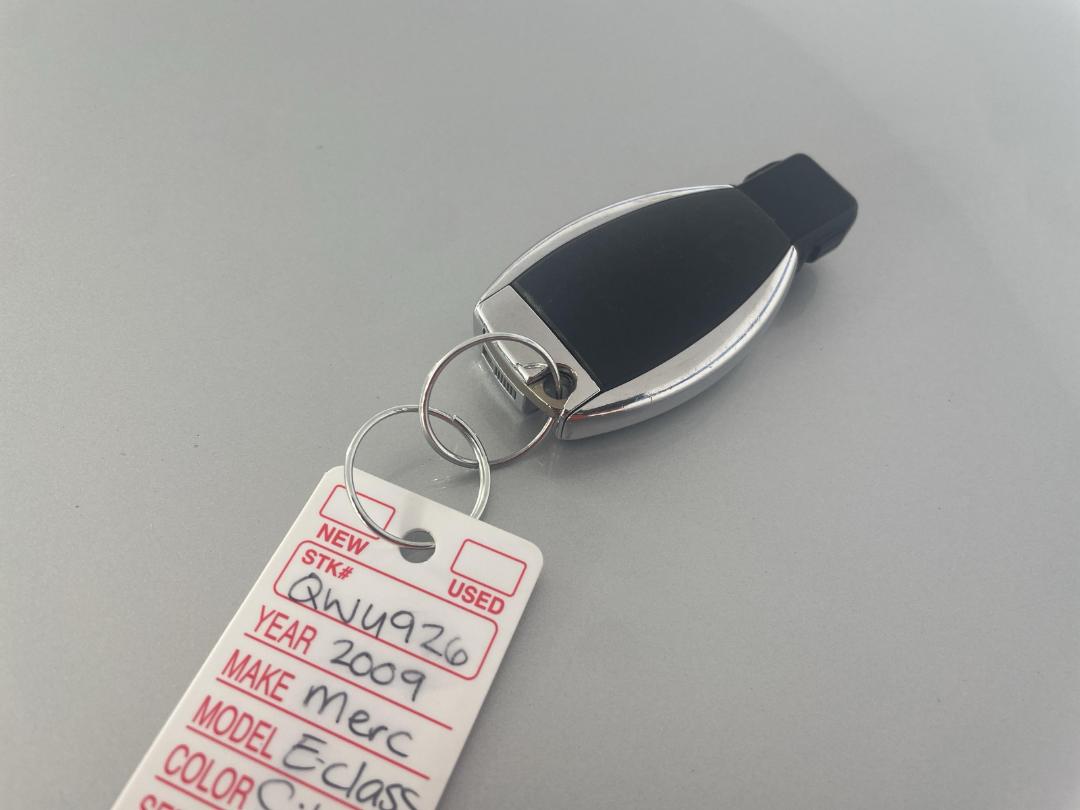 Photo '21' of Mercedes-Benz E-Class