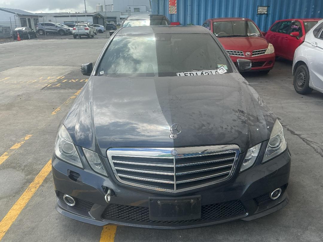 Photo '6' of Mercedes-Benz E550