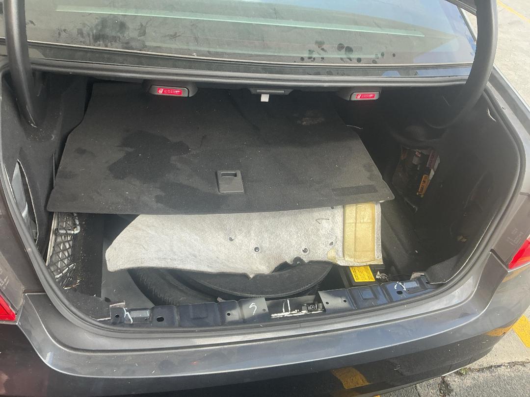 Photo '12' of Mercedes-Benz E550