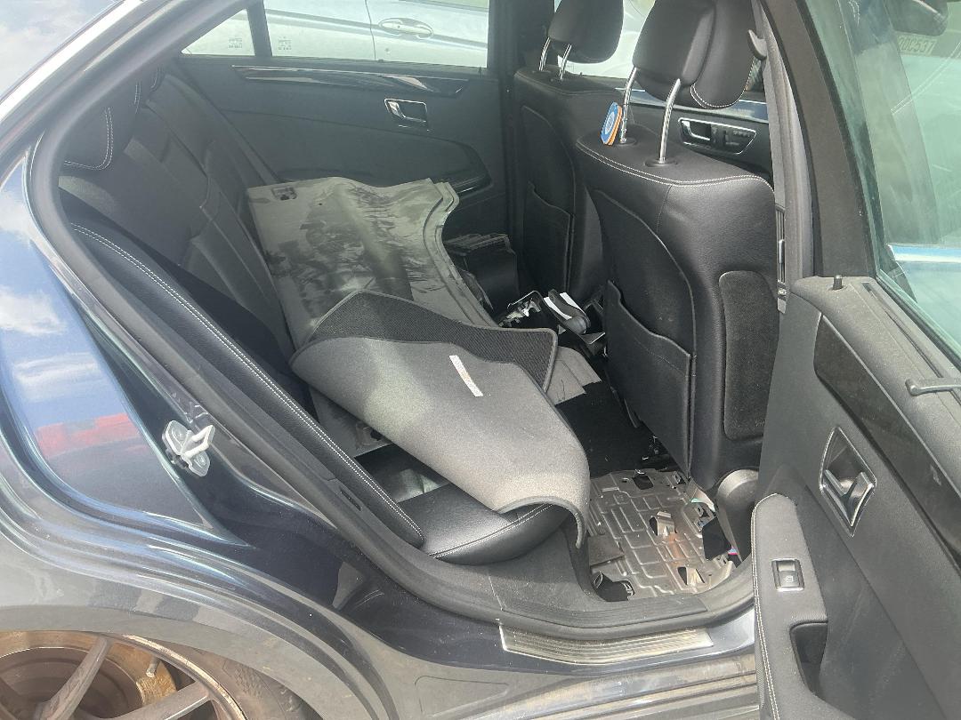 Photo '18' of Mercedes-Benz E550