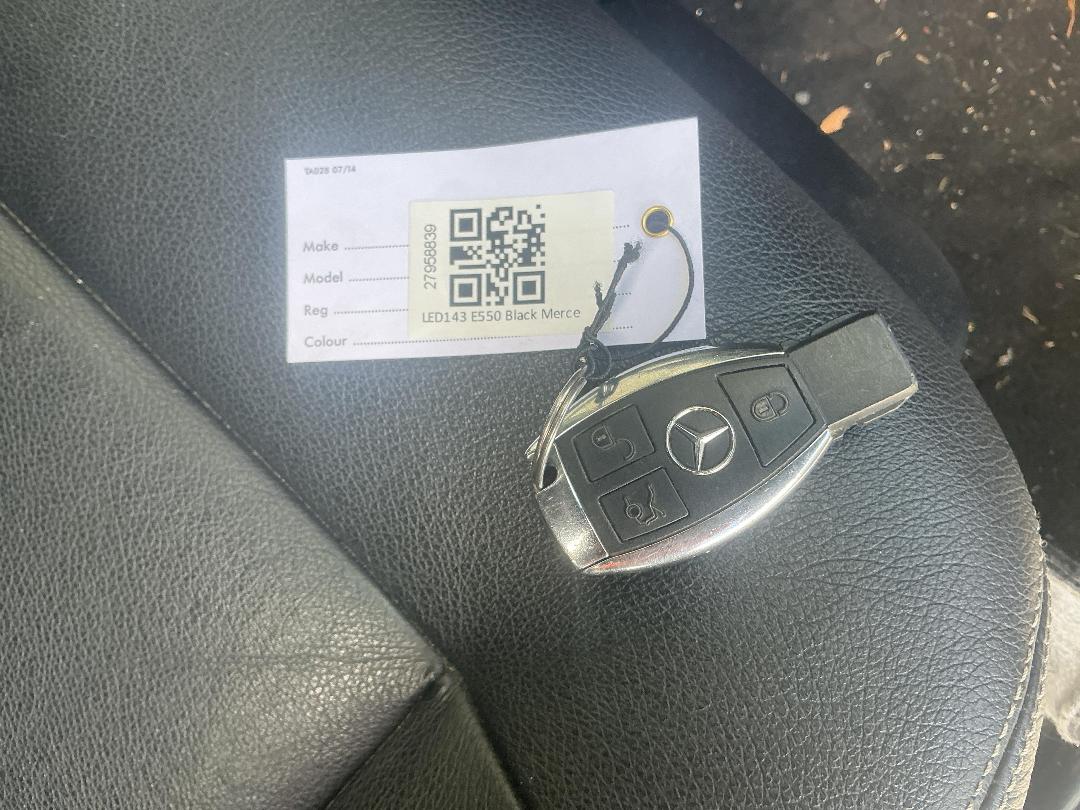 Photo '24' of Mercedes-Benz E550