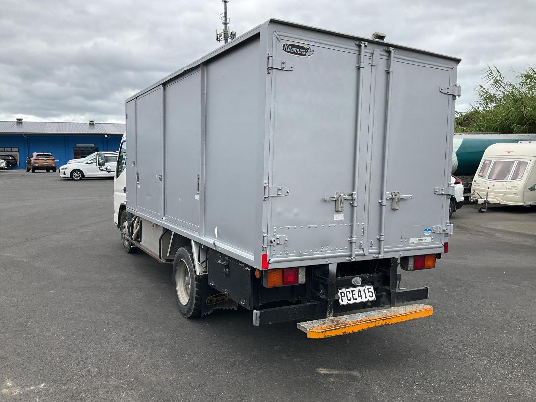 Photo '6' of Mitsubishi Canter FUSO BOXBODY Box Body