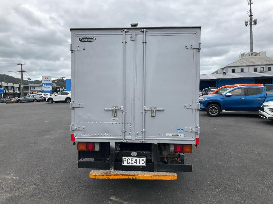 Photo '5' of Mitsubishi Canter FUSO BOXBODY Box Body