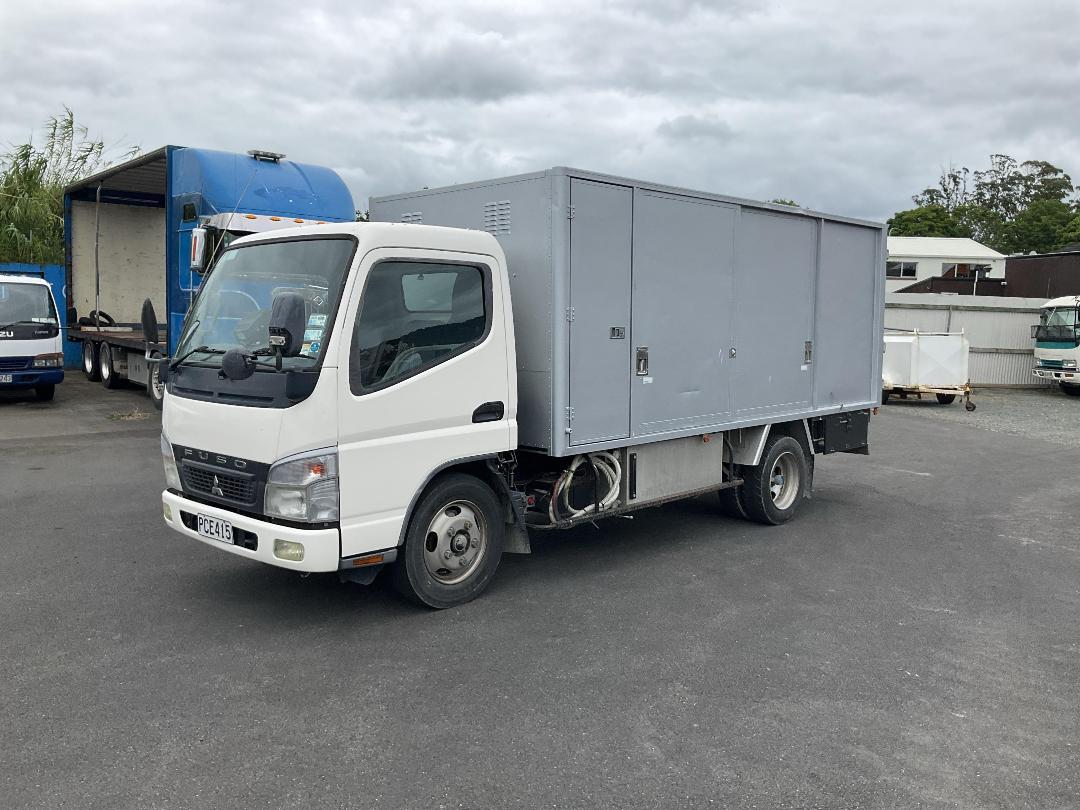 Photo '9' of Mitsubishi Canter FUSO BOXBODY Box Body