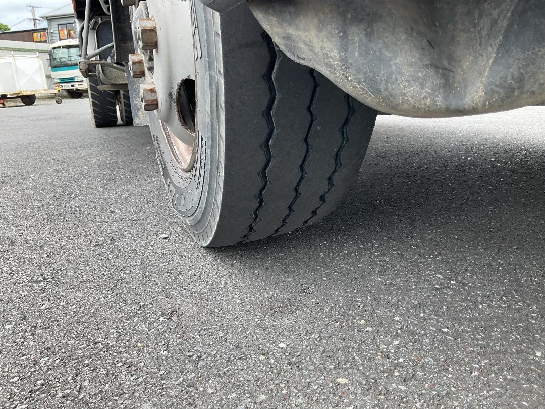 Photo '28' of Mitsubishi Canter FUSO BOXBODY Box Body