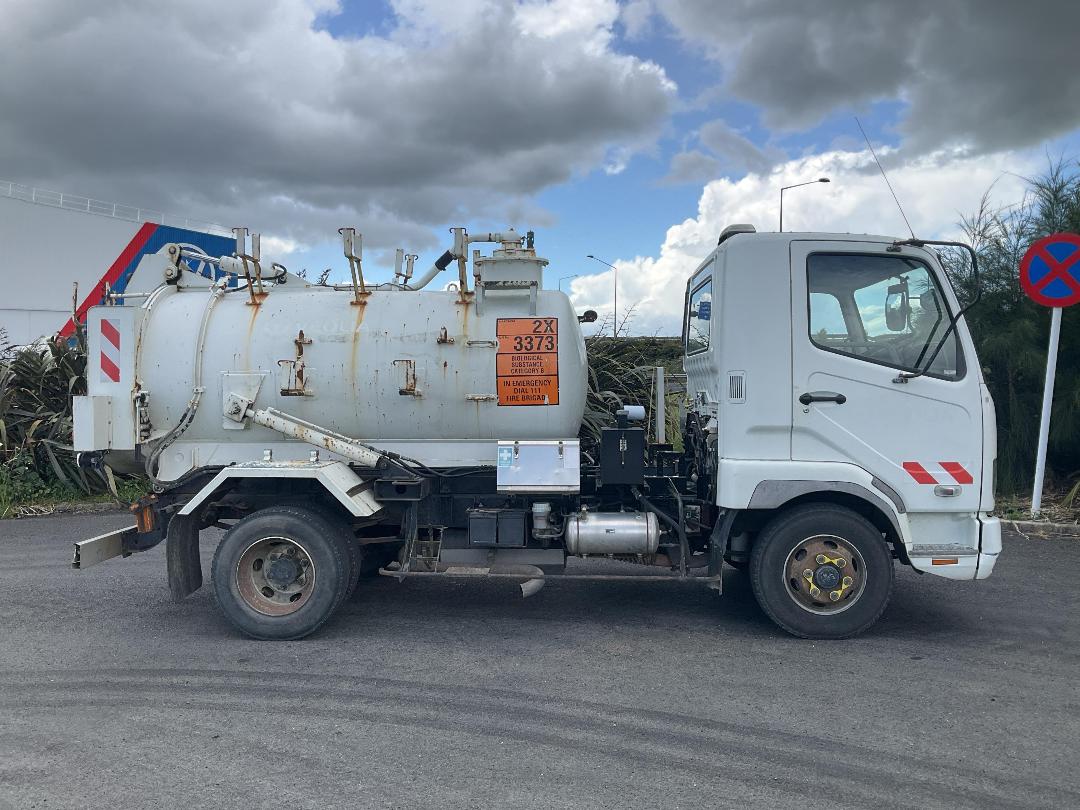 Photo '3' of Mitsubishi Canter Sucker/Vacuum