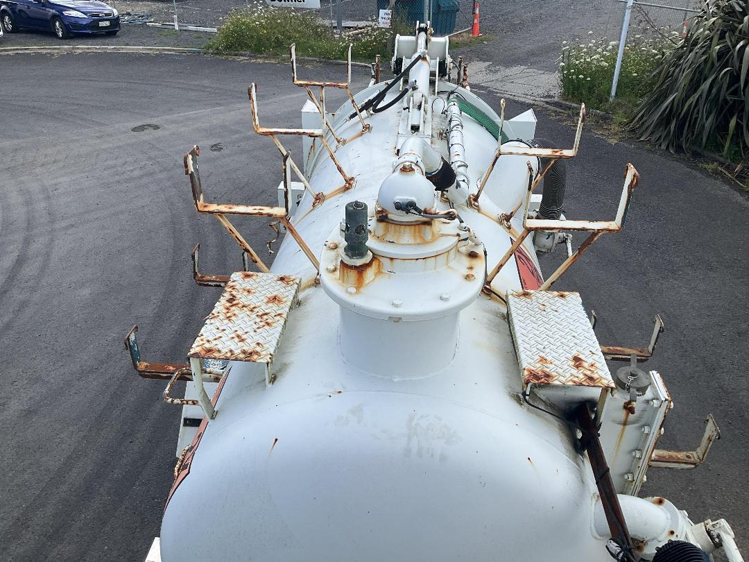 Photo '20' of Mitsubishi Canter Sucker/Vacuum