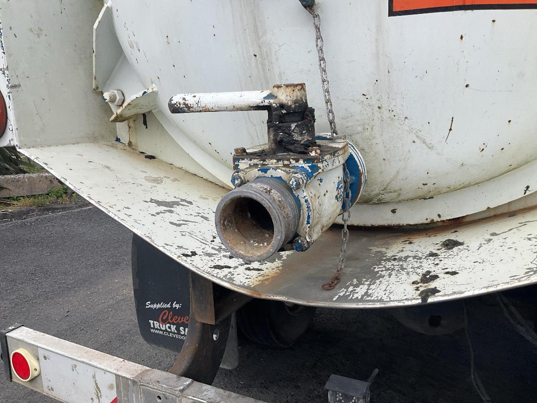 Photo '30' of Mitsubishi Canter Sucker/Vacuum