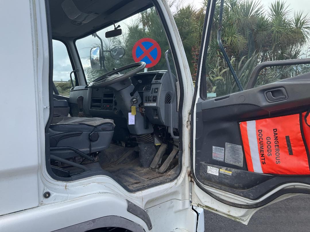 Photo '11' of Mitsubishi Canter Sucker/Vacuum