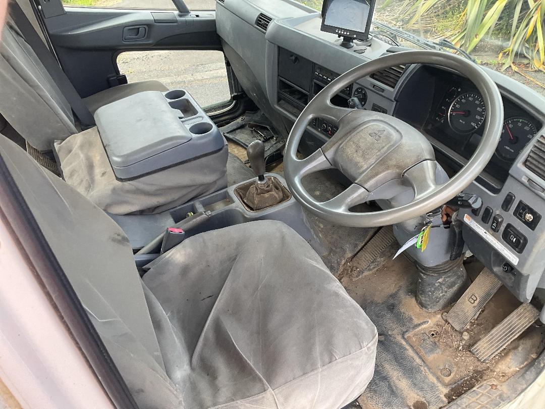 Photo '12' of Mitsubishi Canter Sucker/Vacuum