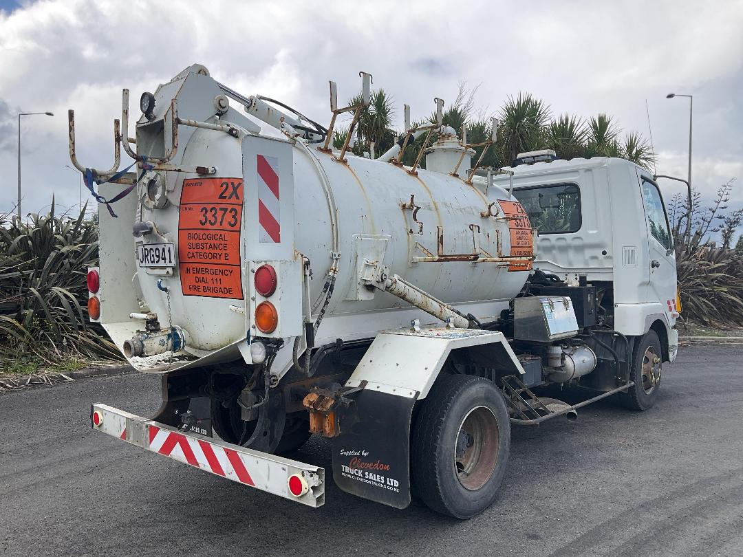 Photo '5' of Mitsubishi Canter Sucker/Vacuum