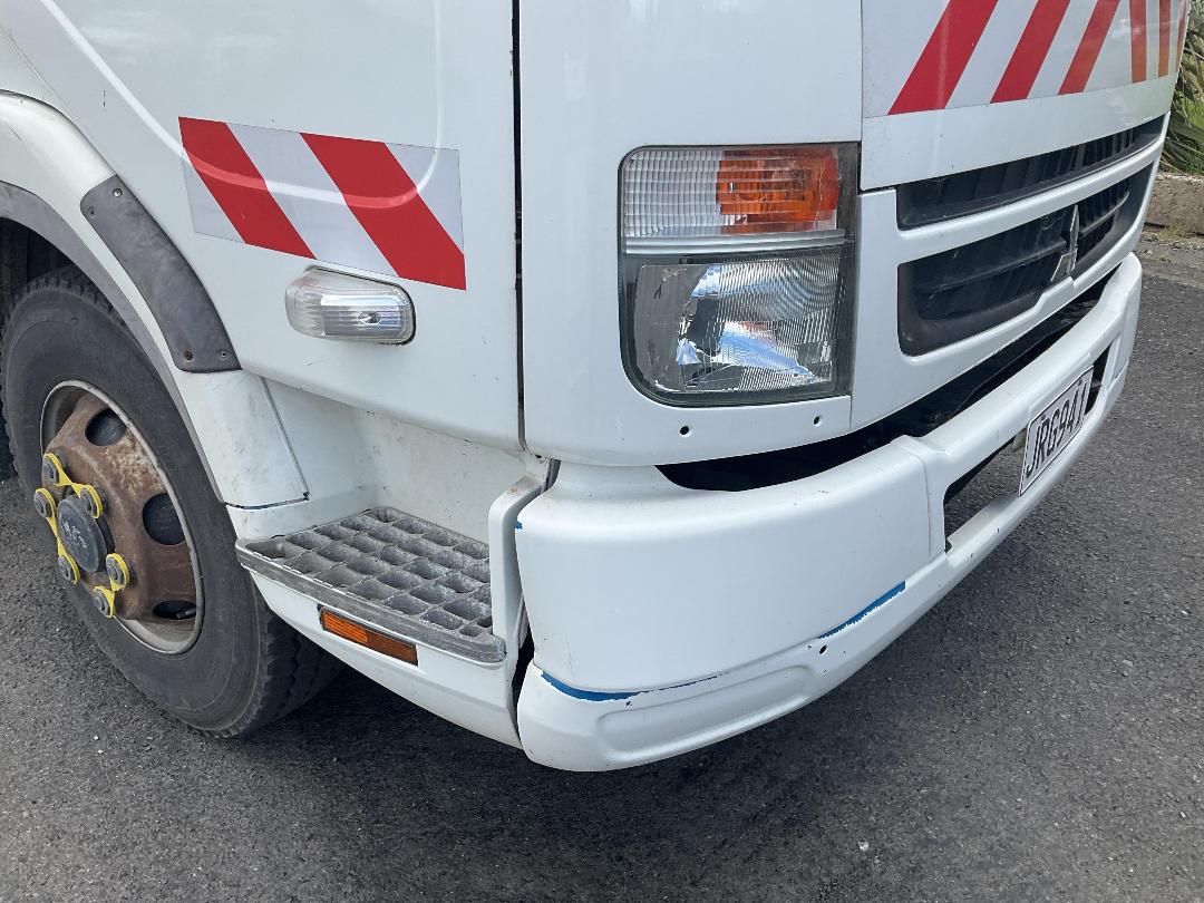 Photo '38' of Mitsubishi Canter Sucker/Vacuum