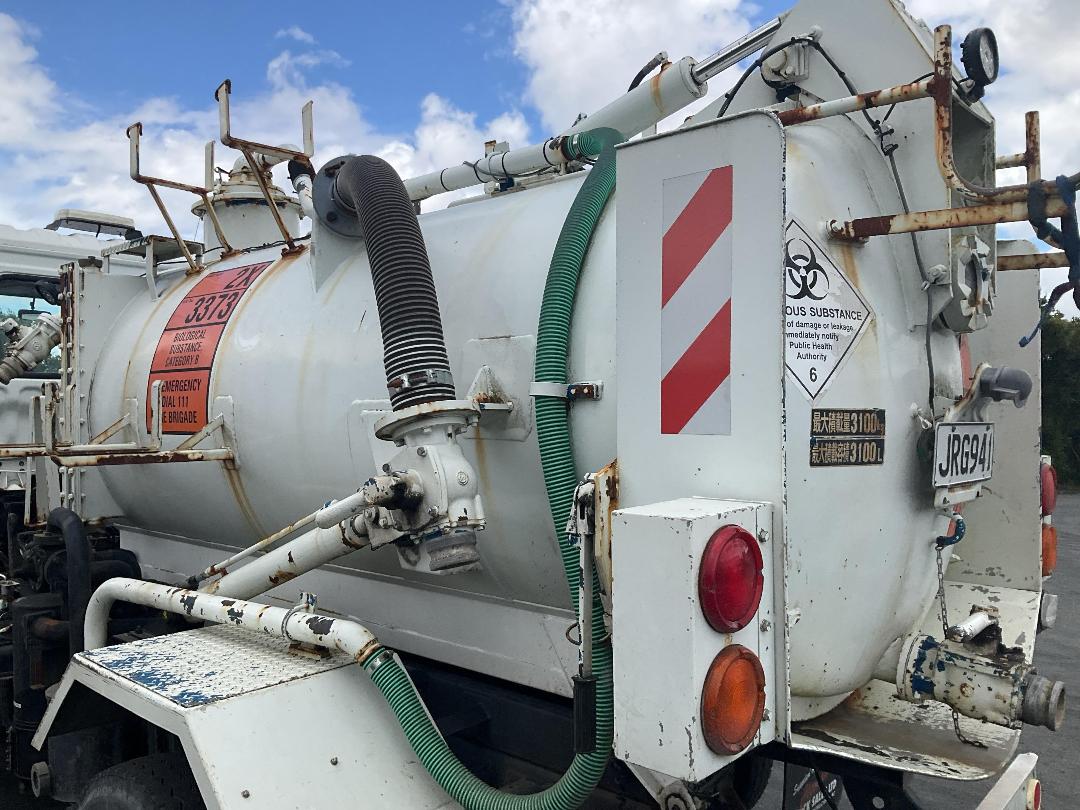 Photo '22' of Mitsubishi Canter Sucker/Vacuum