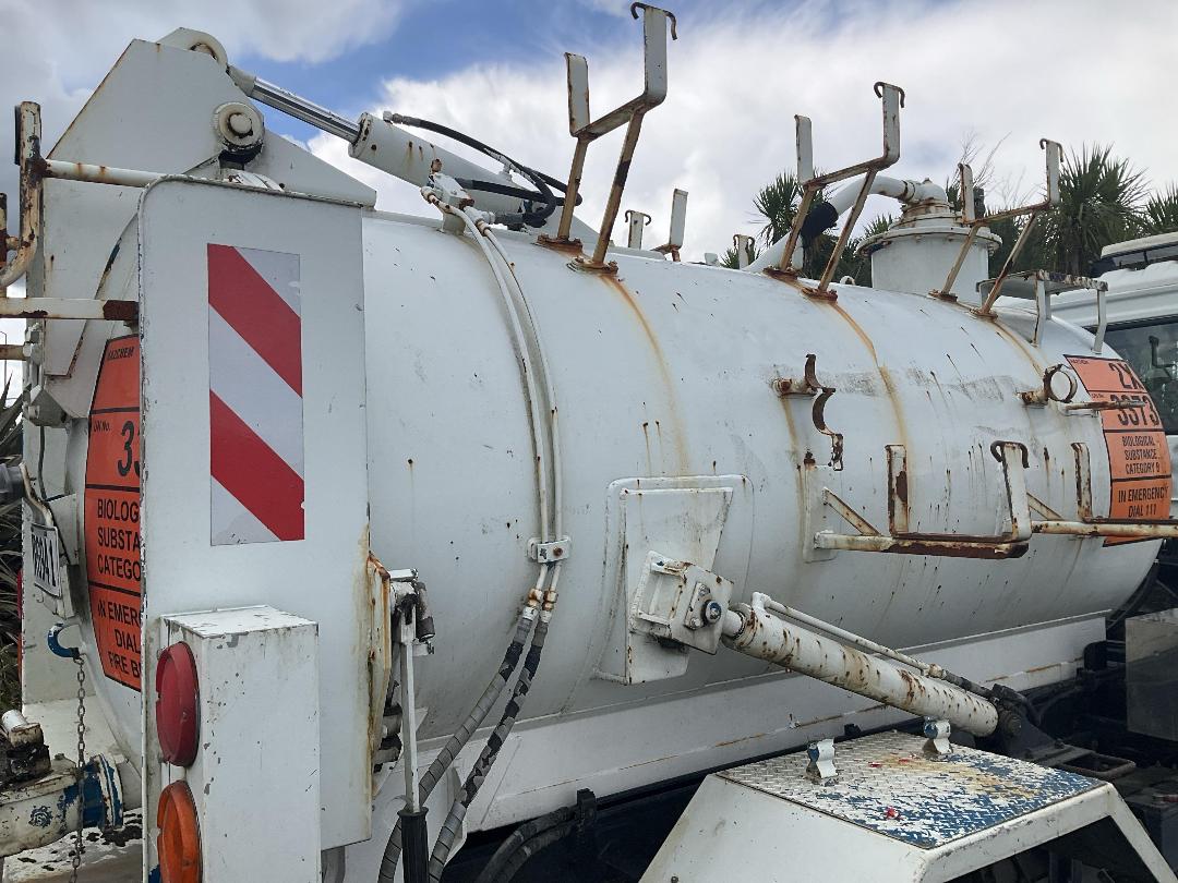 Photo '23' of Mitsubishi Canter Sucker/Vacuum