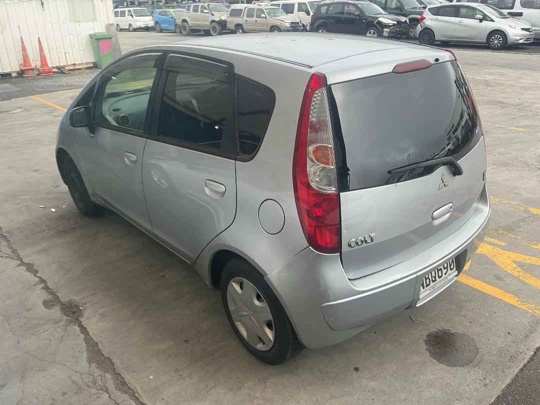 Photo '7' of Mitsubishi Colt Photo '7' of Mitsubishi Colt