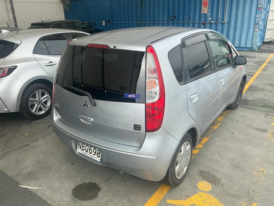 Photo '10' of Mitsubishi Colt Photo '10' of Mitsubishi Colt