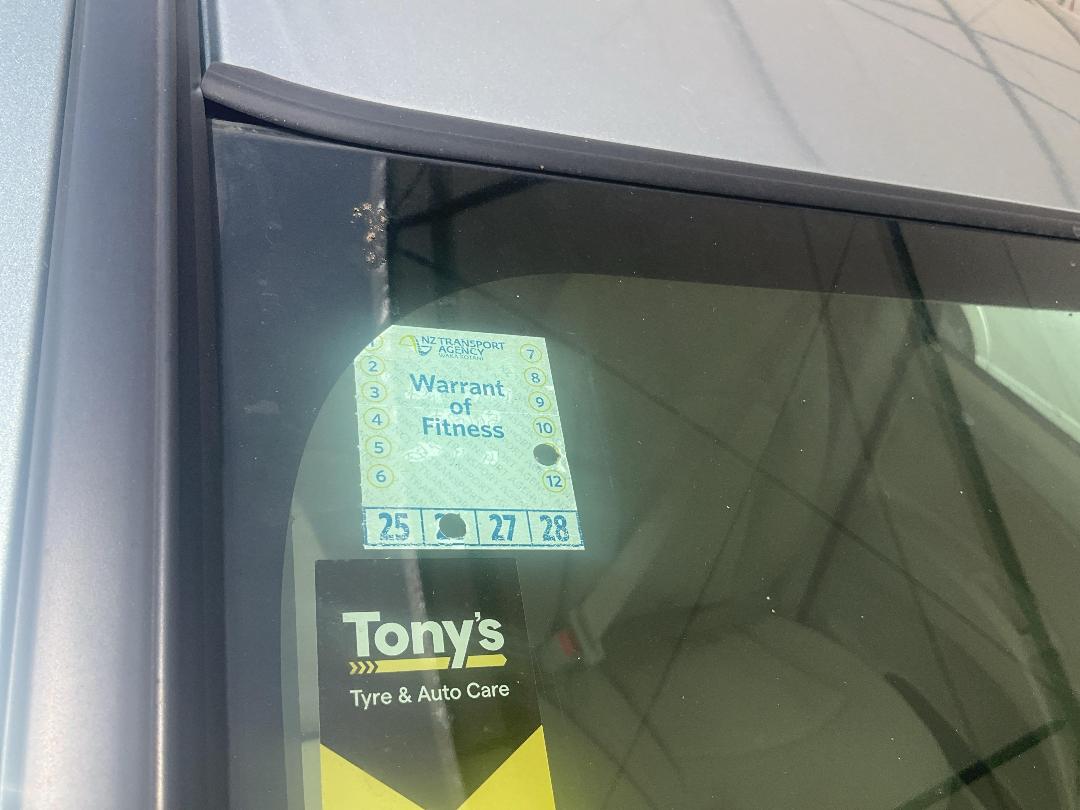 Photo '11' of Mitsubishi Colt