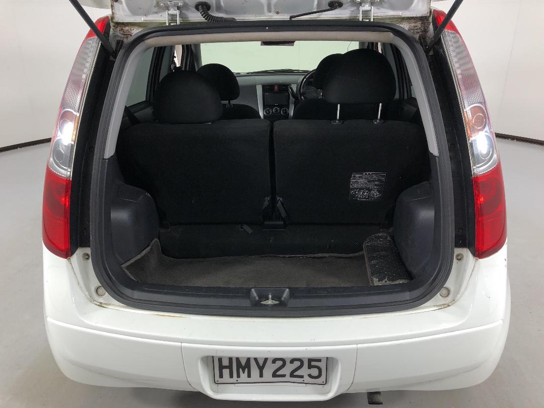 Photo '12' of Mitsubishi Colt