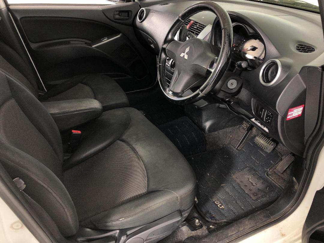 Photo '14' of Mitsubishi Colt